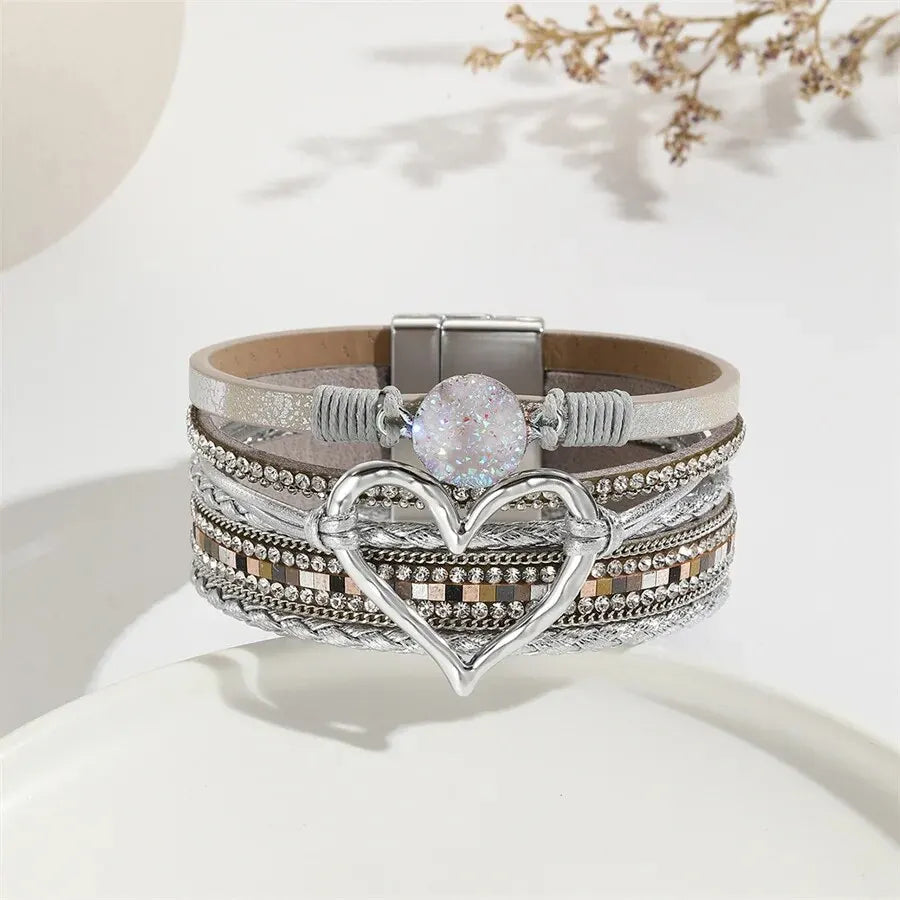 Pulseira de Couro Feminina com Pingente de Coração e Strass