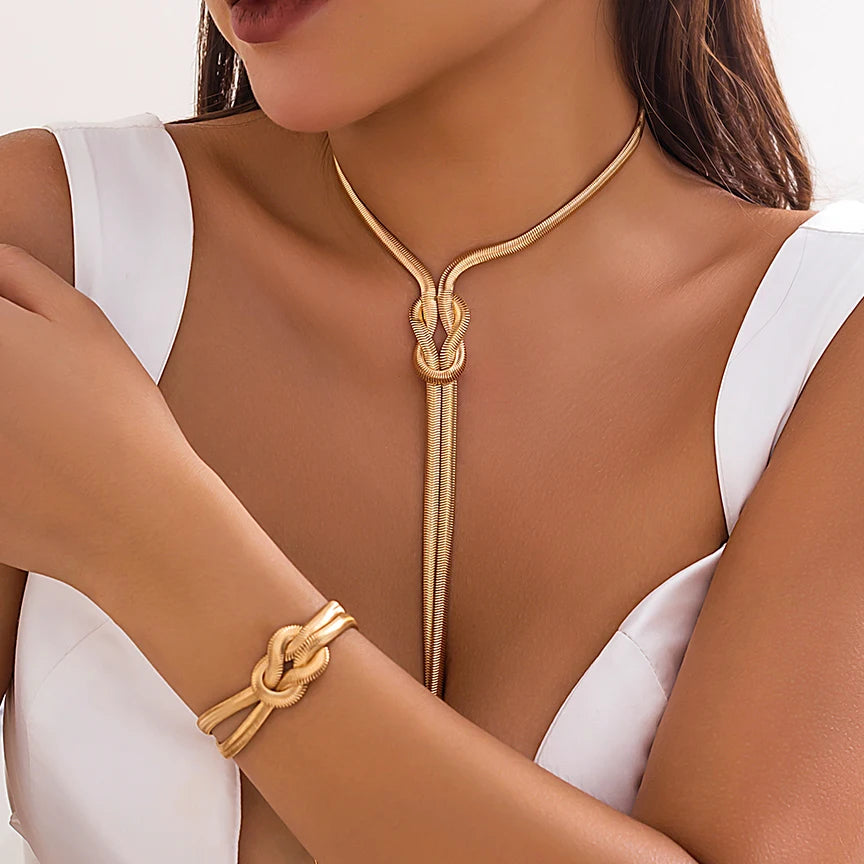 Conjunto de Jóias - Colar Longo e Pulseira